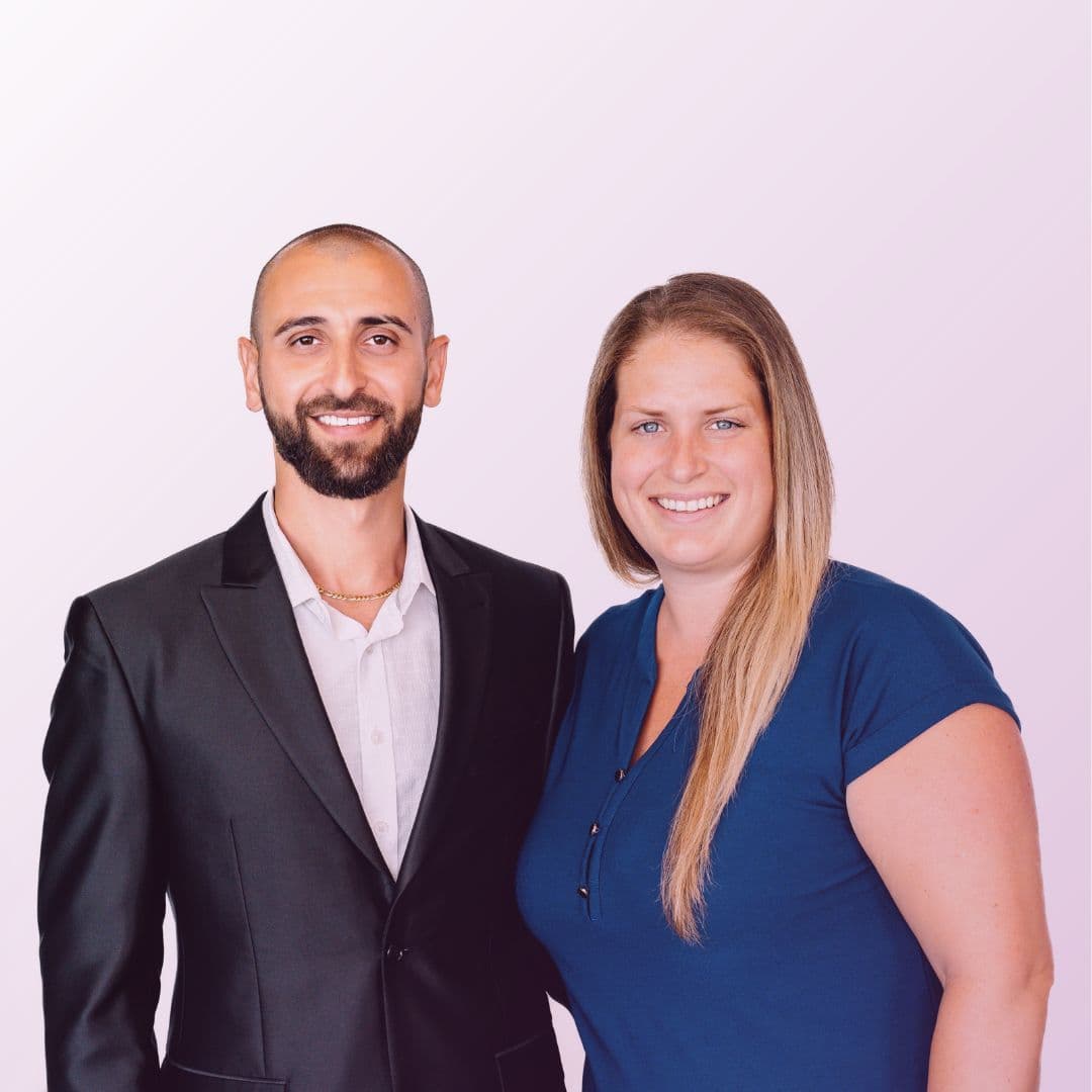 FREDDY, CAROLINE ET LEUR ÉQUIPE